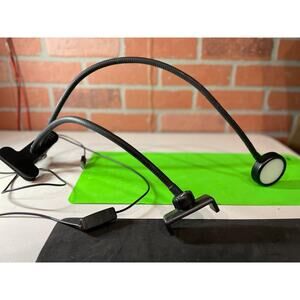 Flexible Gooseneck Phone Holder with LED Light – USB Powered Clip Mount